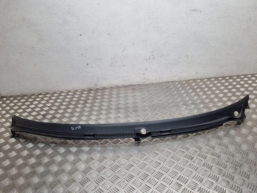 Wiper trim – Audi A6 Allroad C5 (1999-2005)