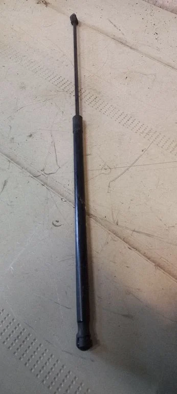 Front bonnet/hood damper/strut – Volkswagen Passat CC (2008-2016)