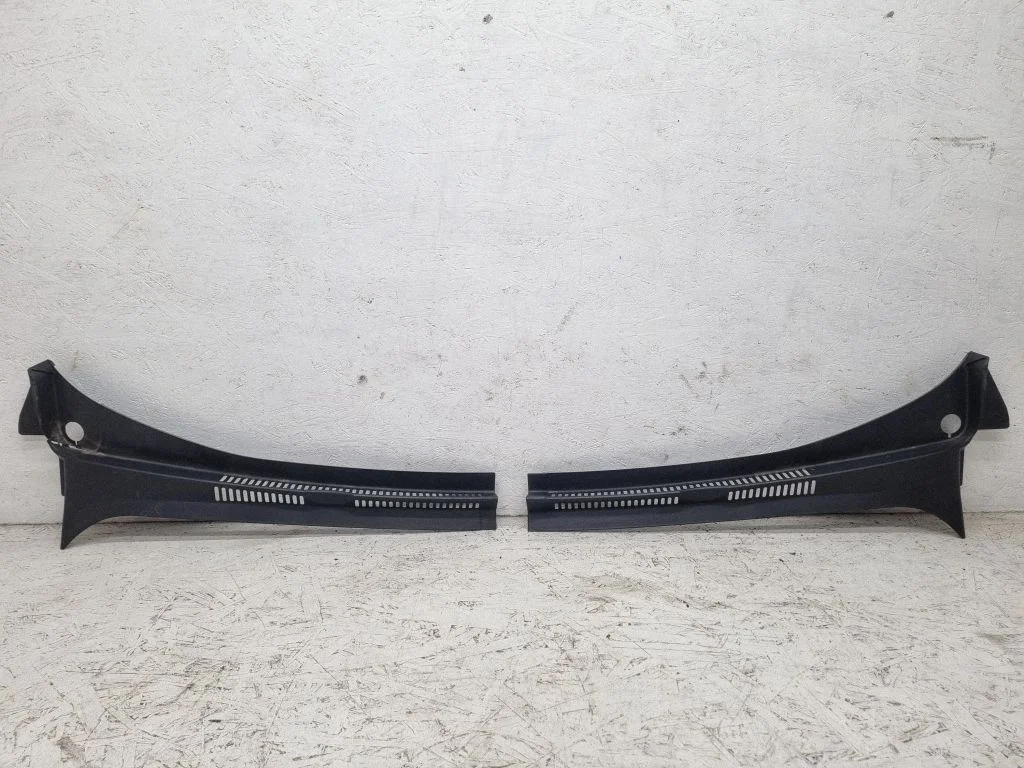 Wiper trim – Volkswagen Golf Plus (2005-2013)