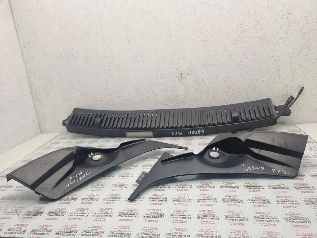 Wiper trim – Volkswagen Sharan (2001-2010)