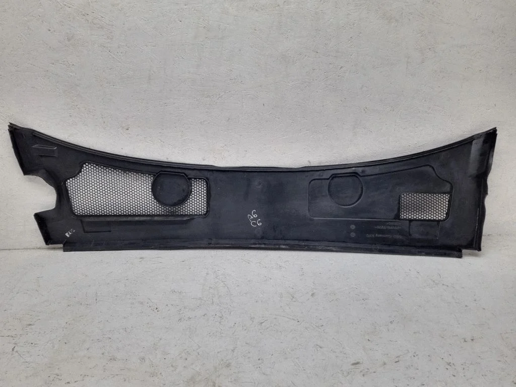 Wiper trim – Audi A6 Allroad C6 (2006-2011)
