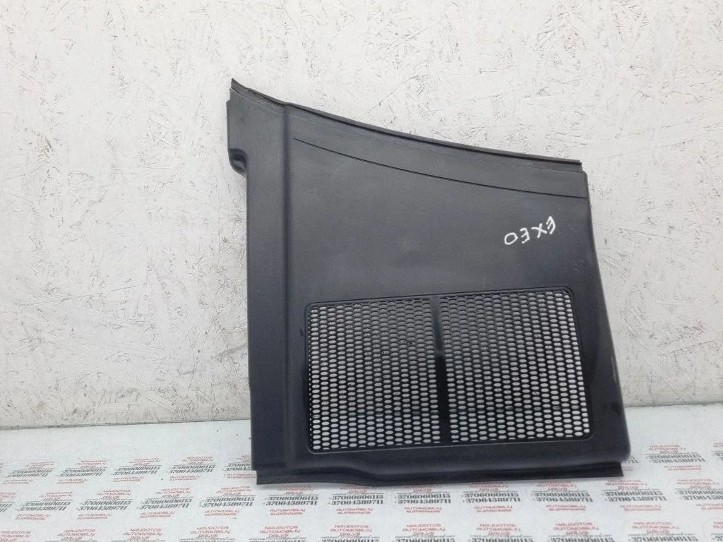 Wiper trim 3R1819447