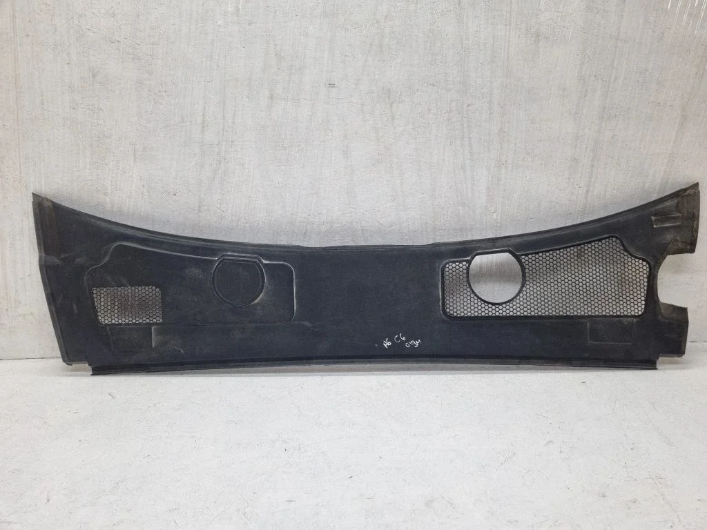 Wiper trim – Audi A6 Allroad C6 (2006-2011)