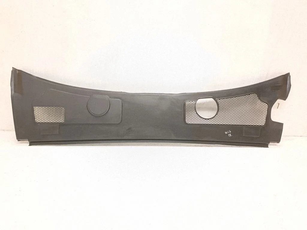 Wiper trim – Audi A6 Allroad C6 (2006-2011)