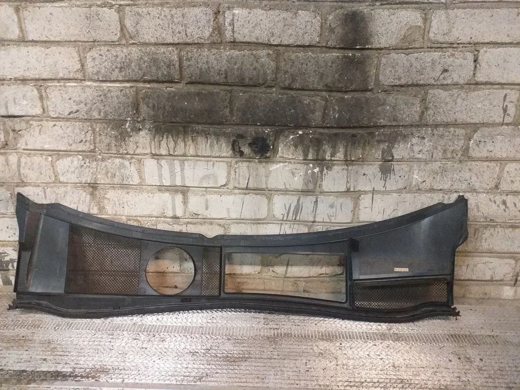 Wiper trim 8B1819417