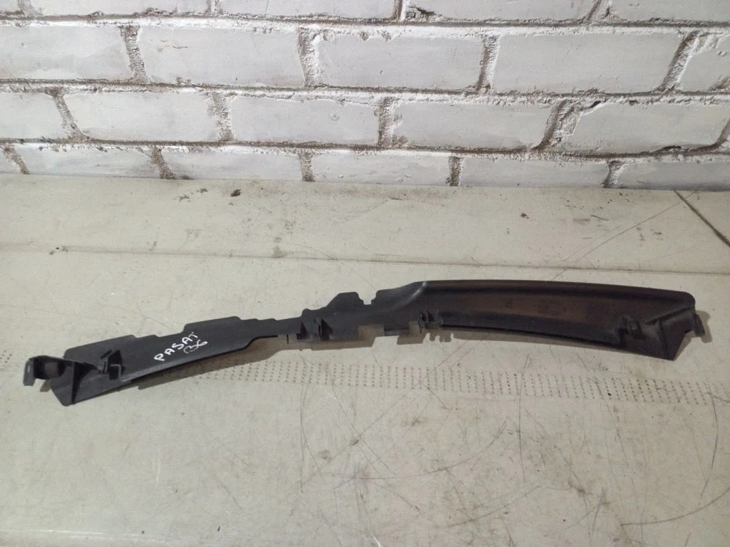Wiper trim – Volkswagen Passat B6 (2005-2010)