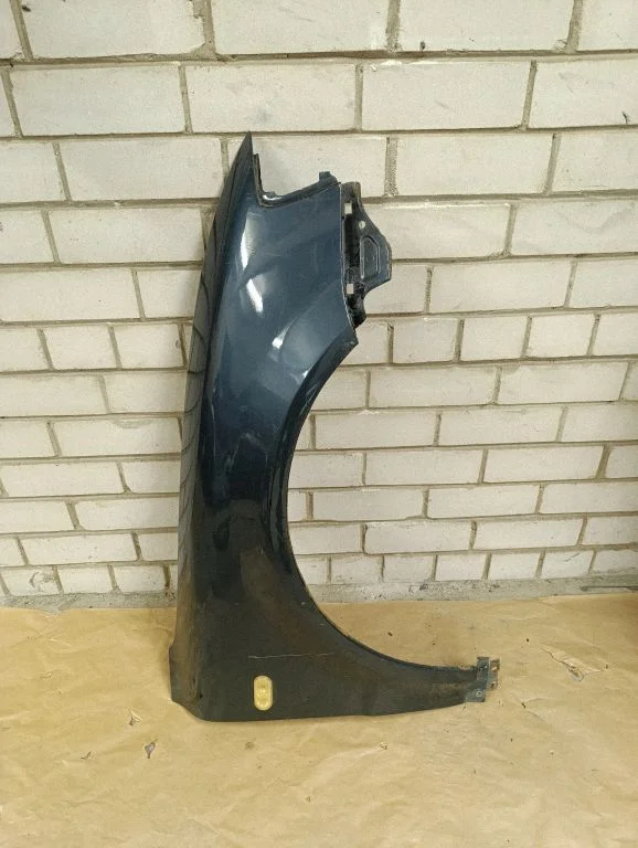 Fender – front right
