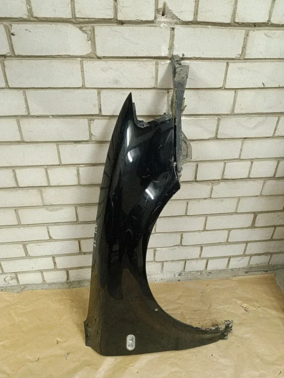 Fender – front right