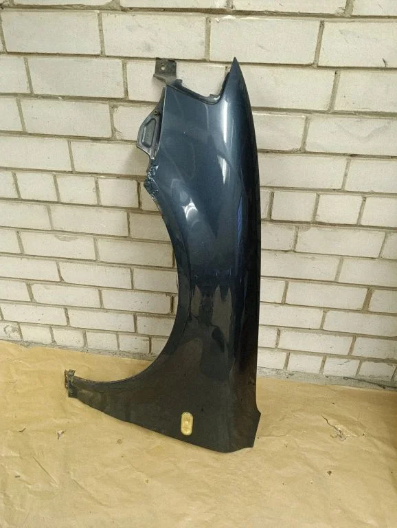 Fender – front left