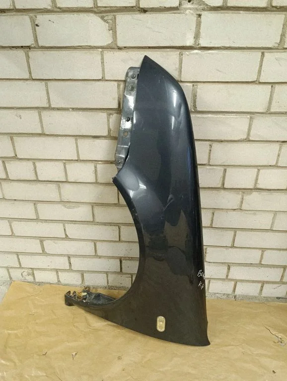 Fender – front left
