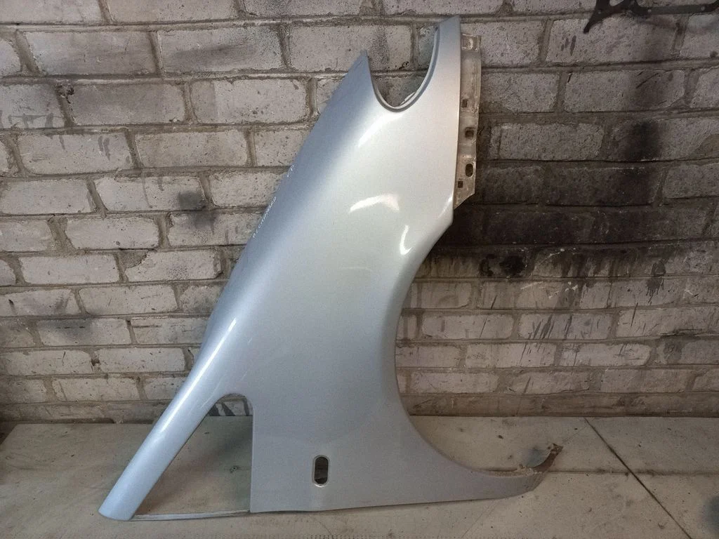 Fender – front left