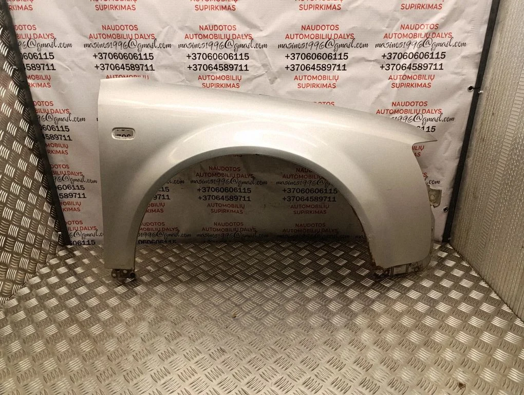 Fender – front right
