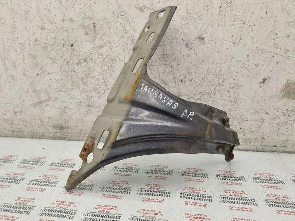 Fender mounting bracket – right