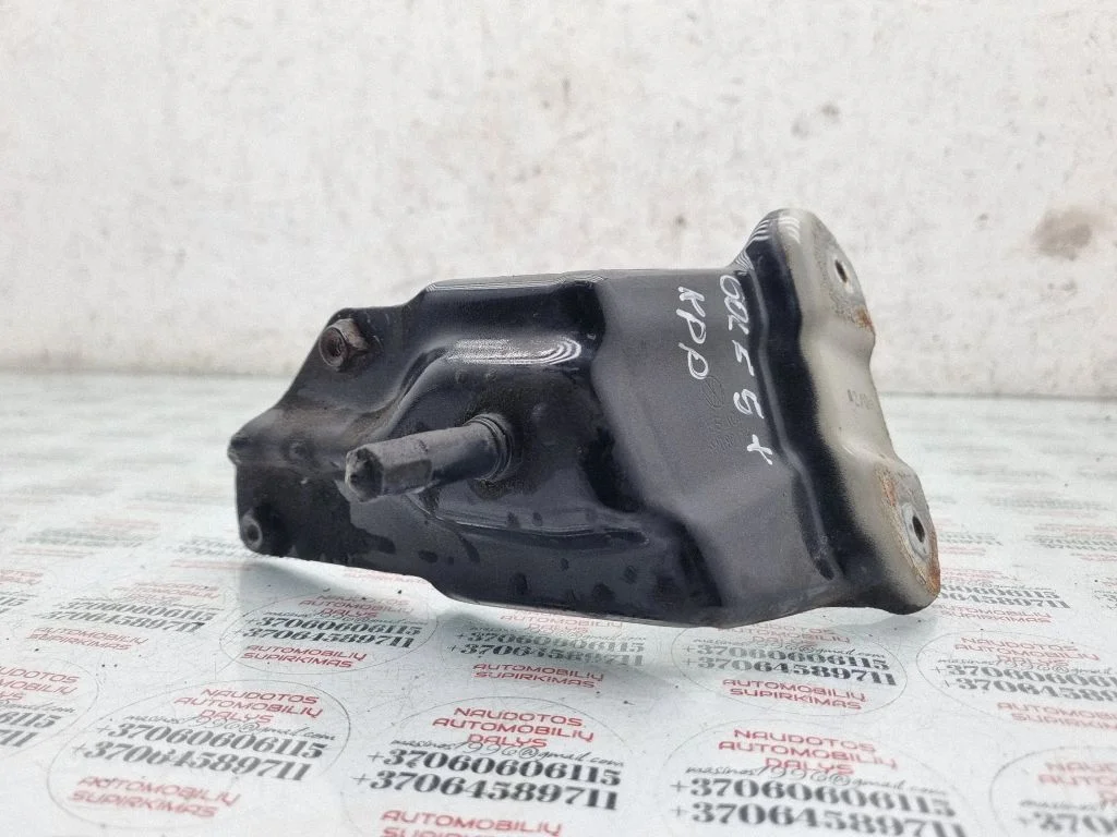 Fender mounting bracket 5M0821135