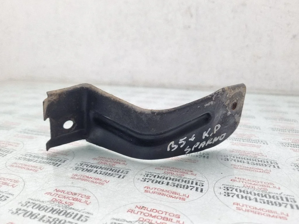 Fender mounting bracket 3B0821237A