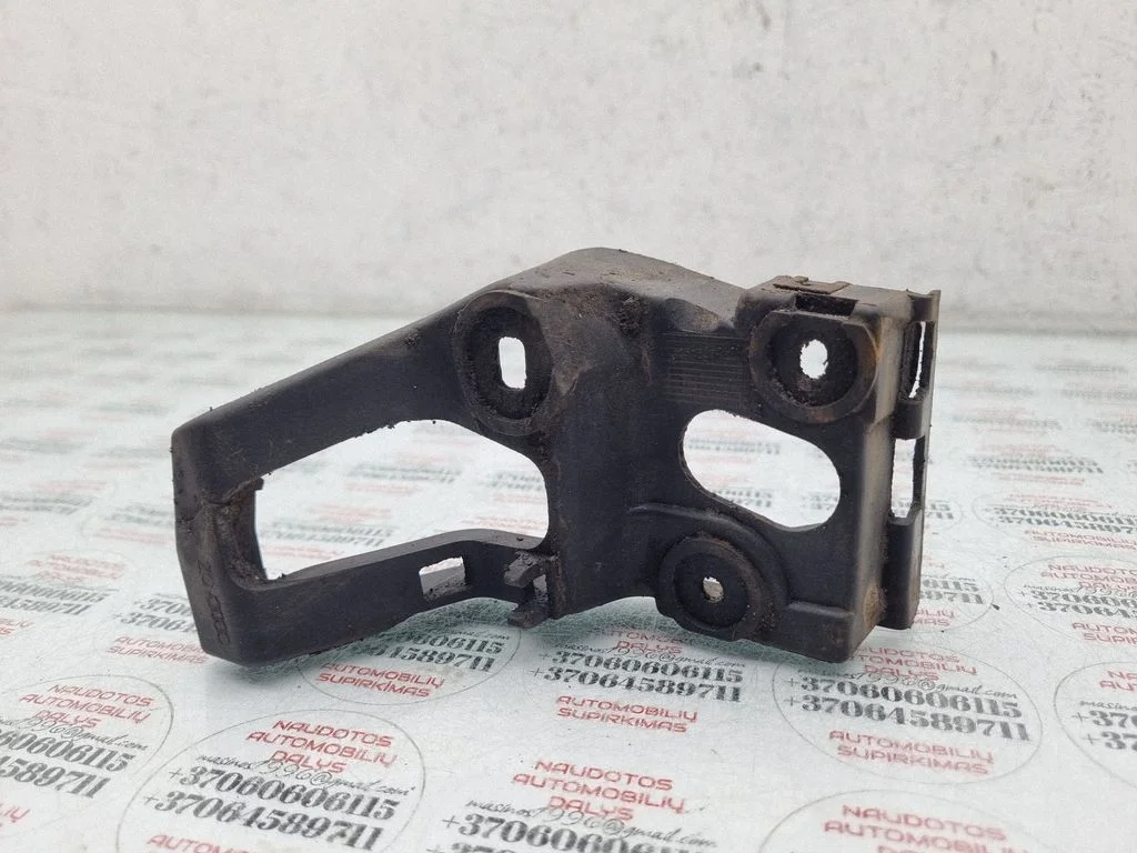 Fender mounting bracket 8E0853921