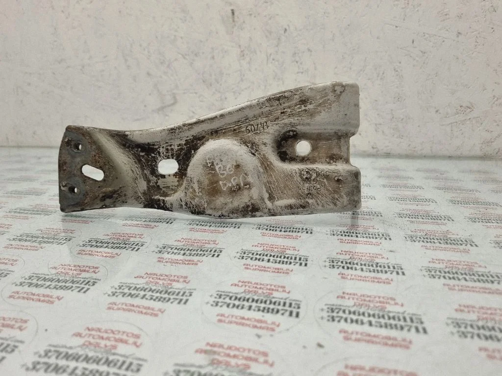 Fender mounting bracket – Volkswagen Passat CC (2008-2016)