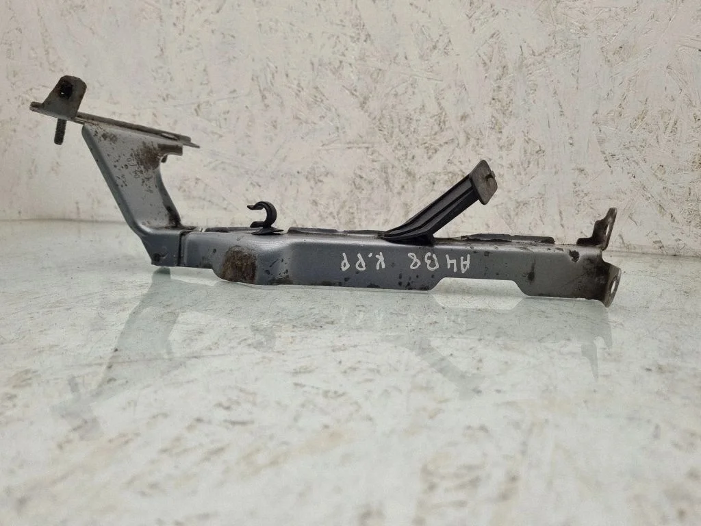 Fender mounting bracket – Audi A4 Allroad B8 (2008-2016)