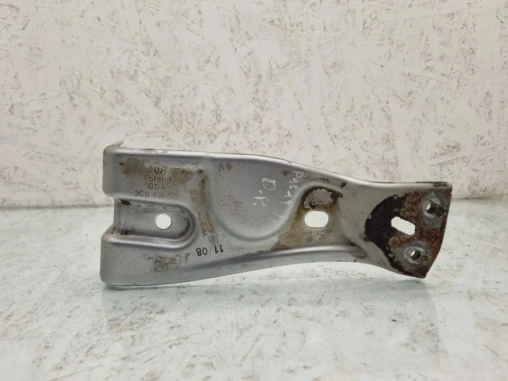 Fender mounting bracket – Volkswagen Passat CC (2008-2016)