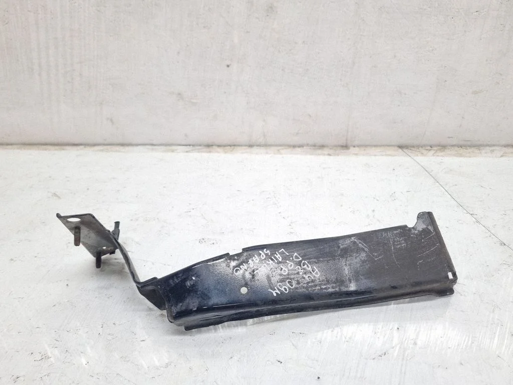 Fender mounting bracket – Audi A4 Allroad B8 (2008-2016)