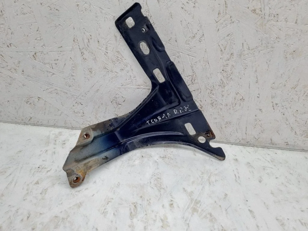 Fender mounting bracket – Volkswagen Touran I (2003-2010)