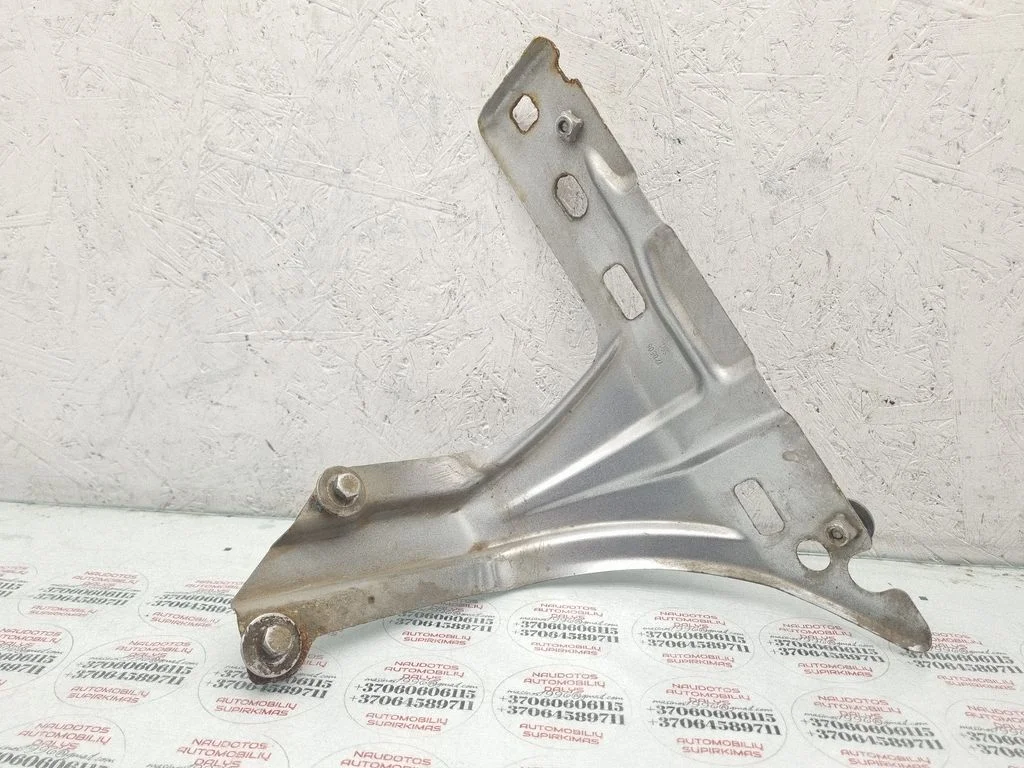 Fender mounting bracket – Volkswagen Touran I (2003-2010)