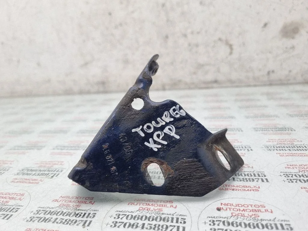 Fender mounting bracket 7L6821151C