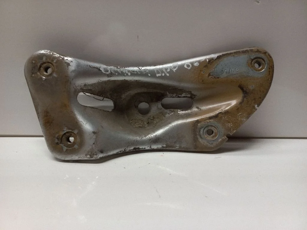 Fender mounting bracket – Skoda Octavia Mk3 (5E) (2013-2019)