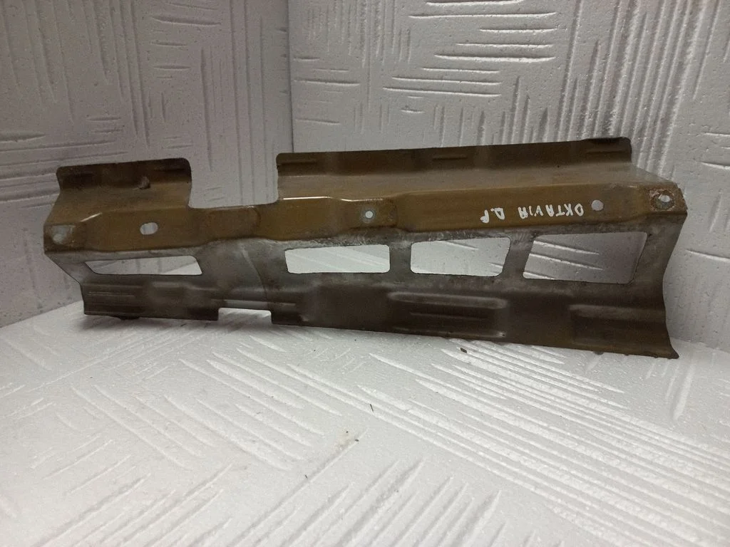 Fender mounting bracket – Skoda Octavia Mk3 (5E) (2013-2019)