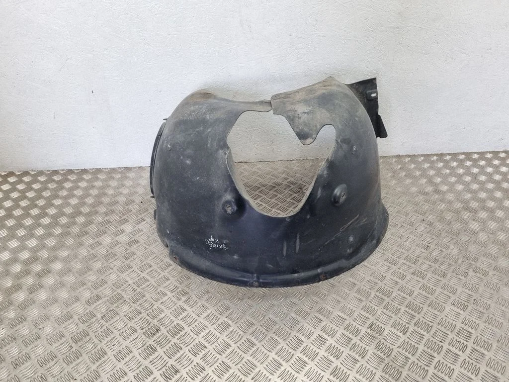 Front wheel arch liner splash guards 7L6809961F