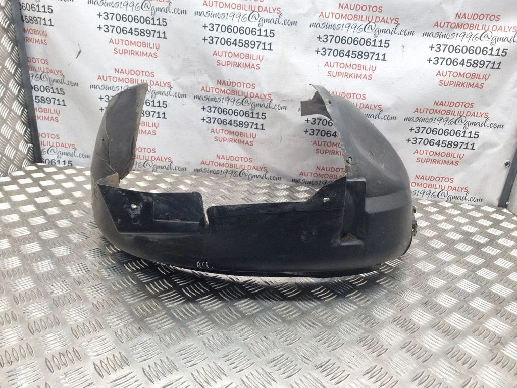 Front wheel arch liner splash guards 8D0821172B