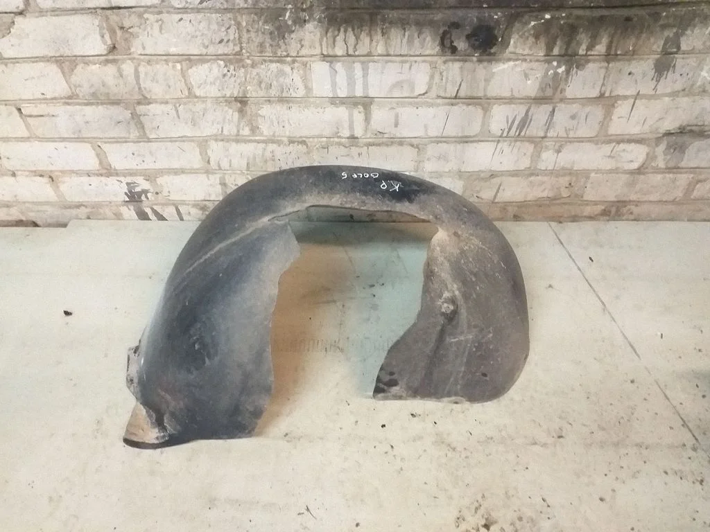 Front wheel arch liner splash guards – front left
