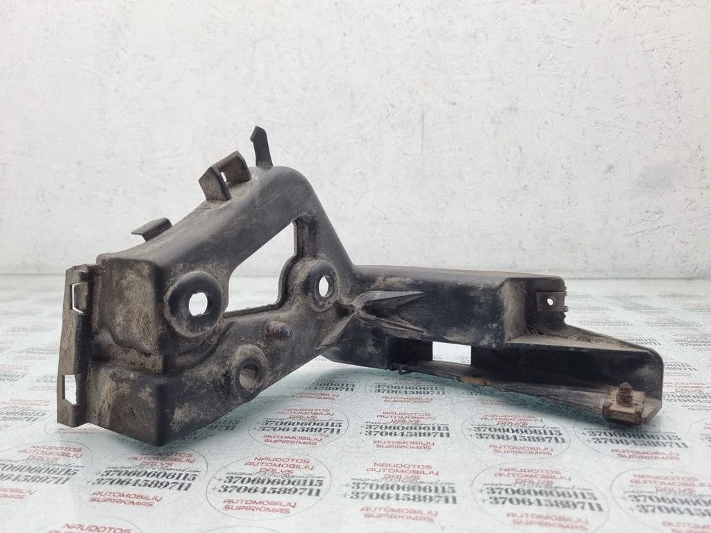 Aizmugurējā bufera turētājs 4E0853913C