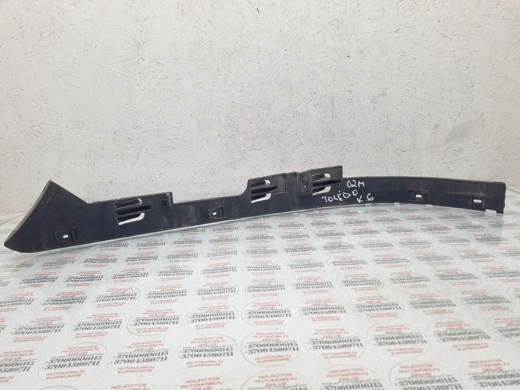 Rear bumper mounting bracket 1M5807393E