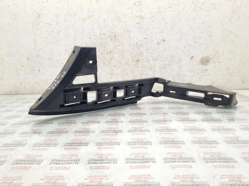 Rear bumper mounting bracket 1T0807375C