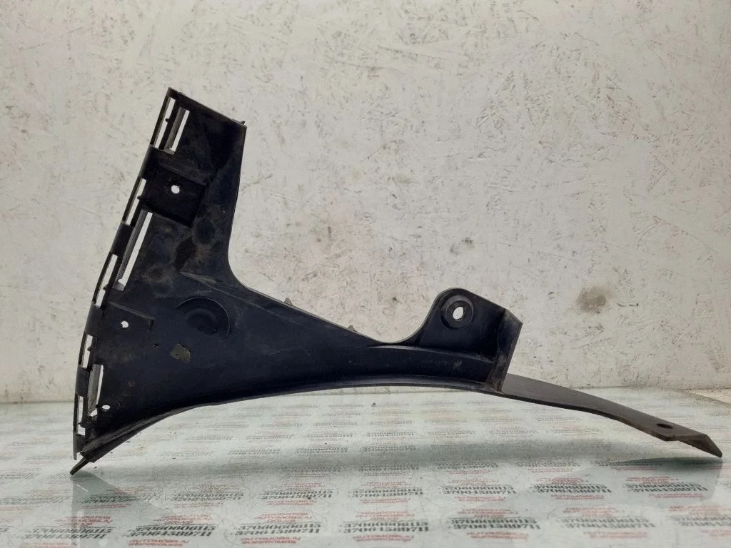 Rear bumper mounting bracket 8L0807378B