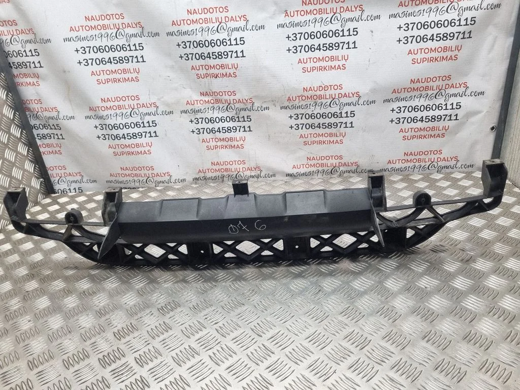 Tagumise kaitseraua kinnitusklamber – Audi Q7 4L (2005-2015)