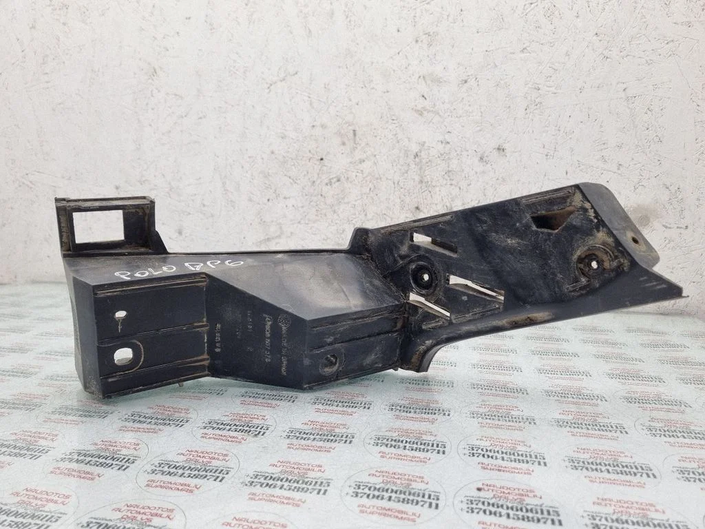 Rear bumper mounting bracket – Volkswagen Polo IV 9N3 (2005-2009)