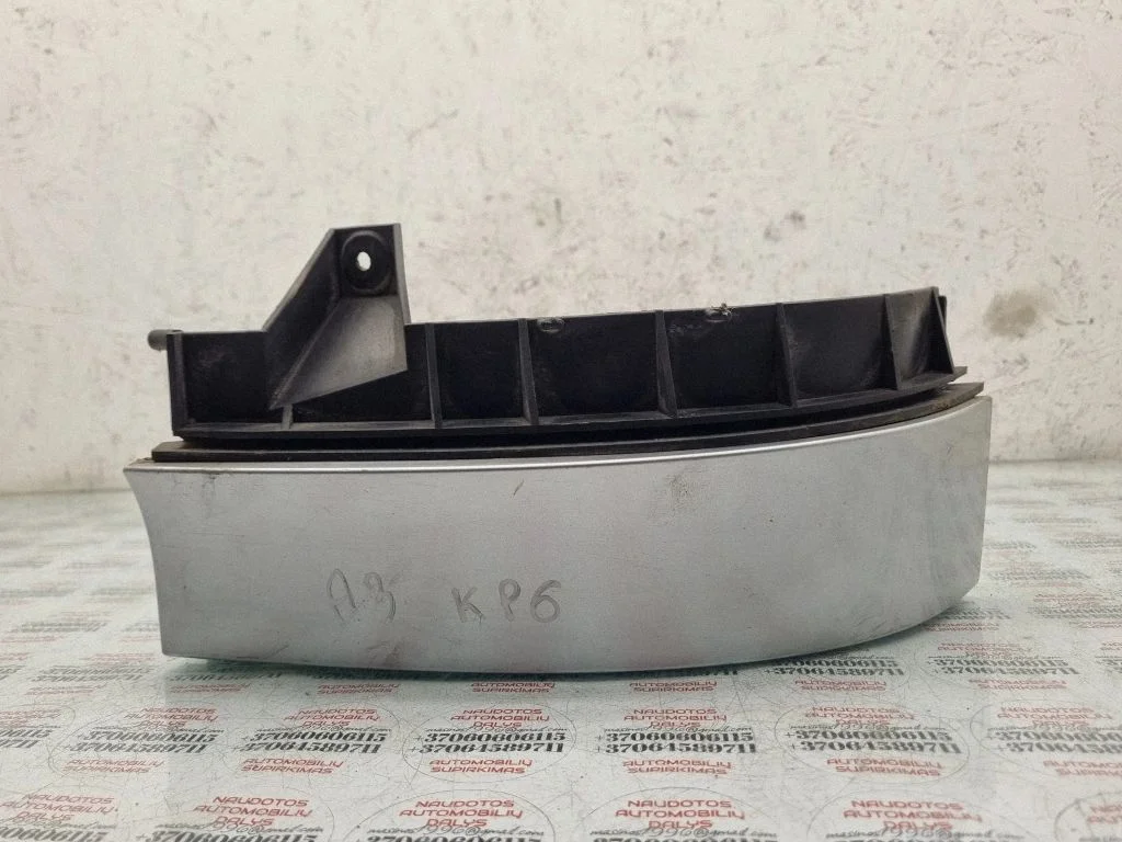 Rear bumper mounting bracket 8L0807377A