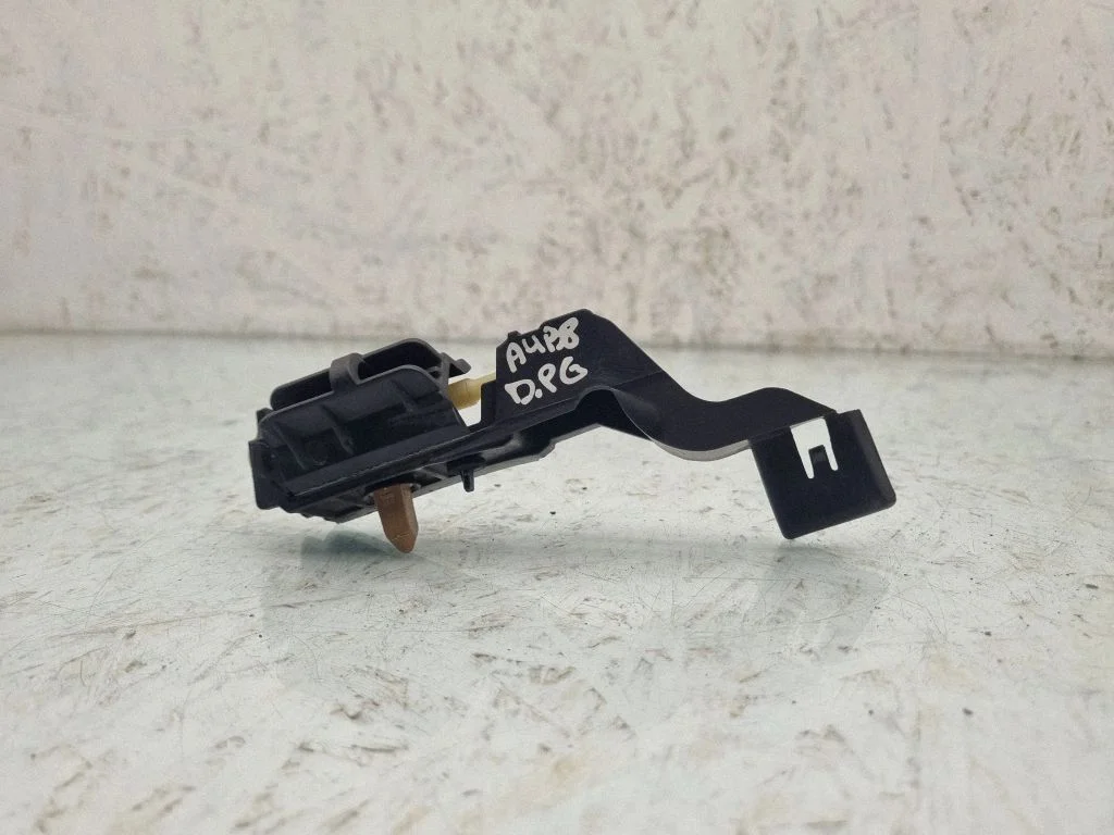 Rear bumper mounting bracket – rear right