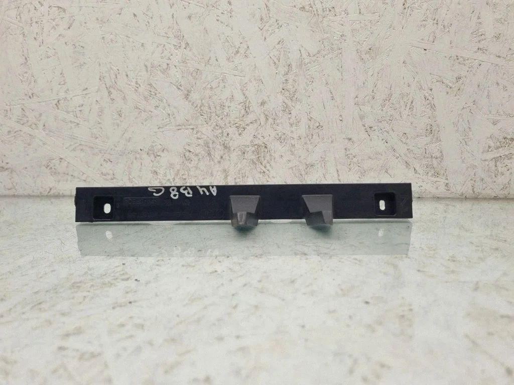 Rear bumper mounting bracket 8K9807861