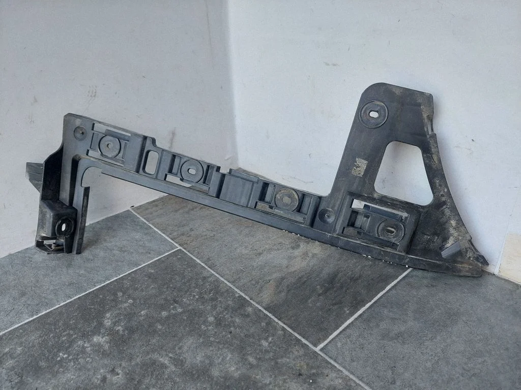 Tagumise kaitseraua kinnitusklamber – Volkswagen Passat B6 (2005-2010)