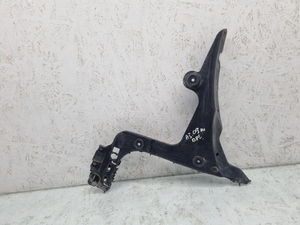 Rear bumper mounting bracket 8P4807378A