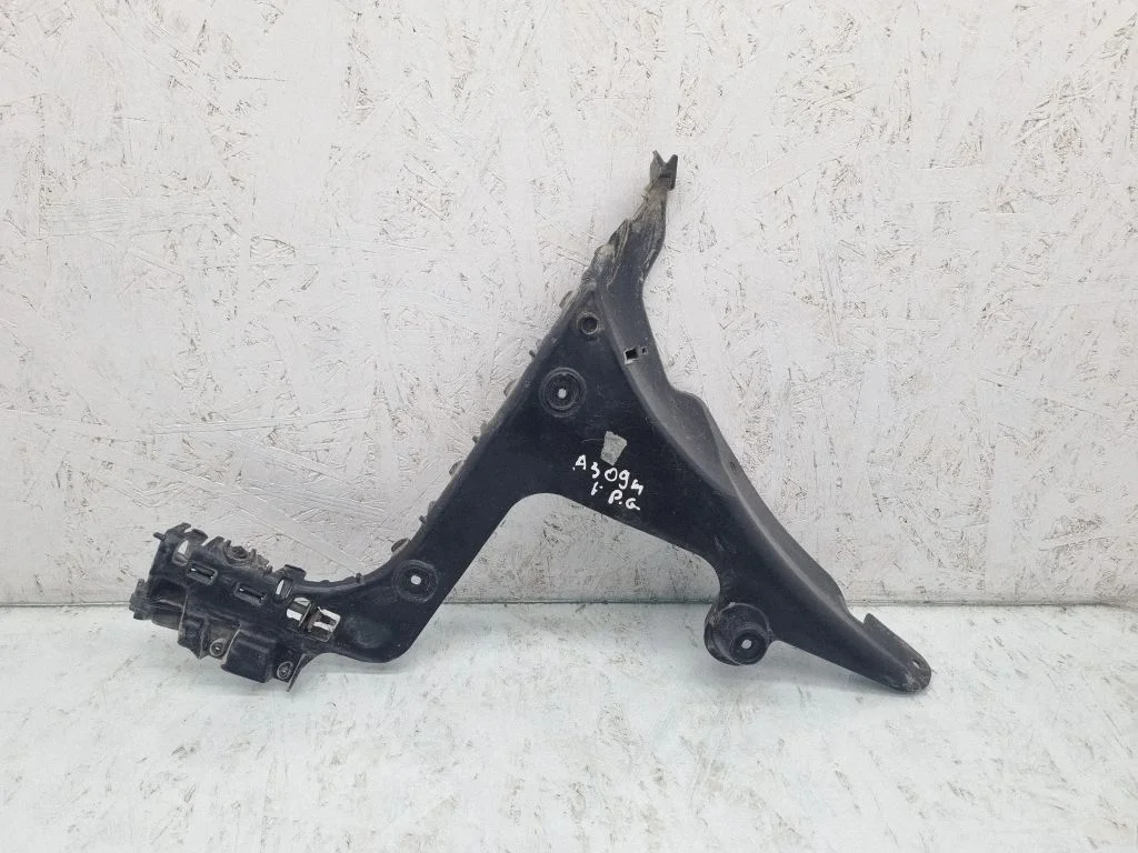 Rear bumper mounting bracket 8P4807377A