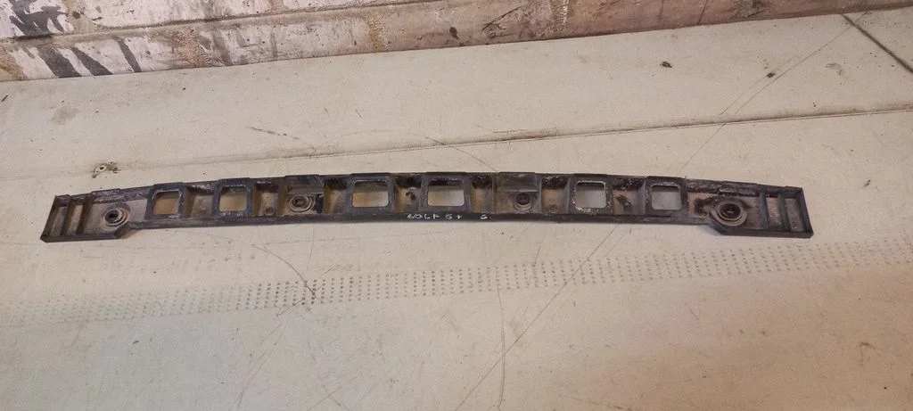 Rear bumper mounting bracket 5M0807863
