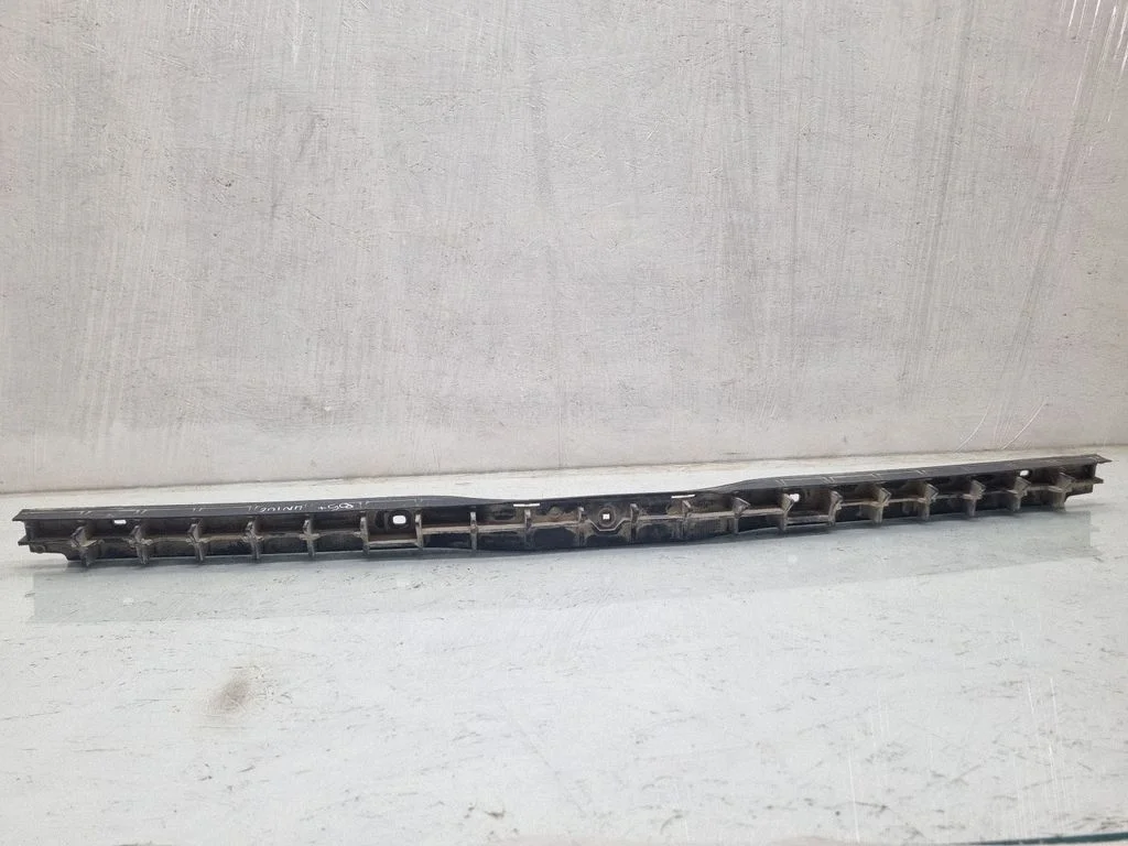 Rear bumper mounting bracket 3B9807863B