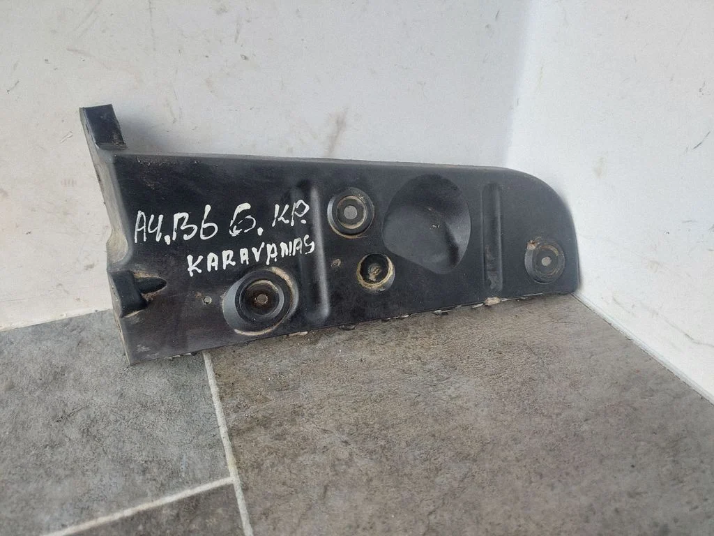 Tagumise kaitseraua kinnitusklamber 8E0807453