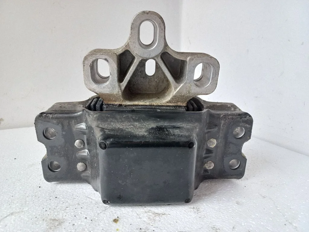 Poduszka skrzyni biegów 3C0199555