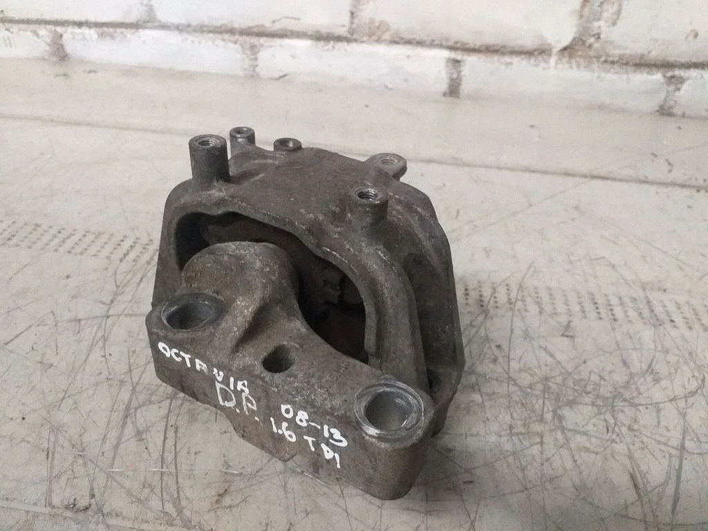 Gearbox mount 1K0199262CN