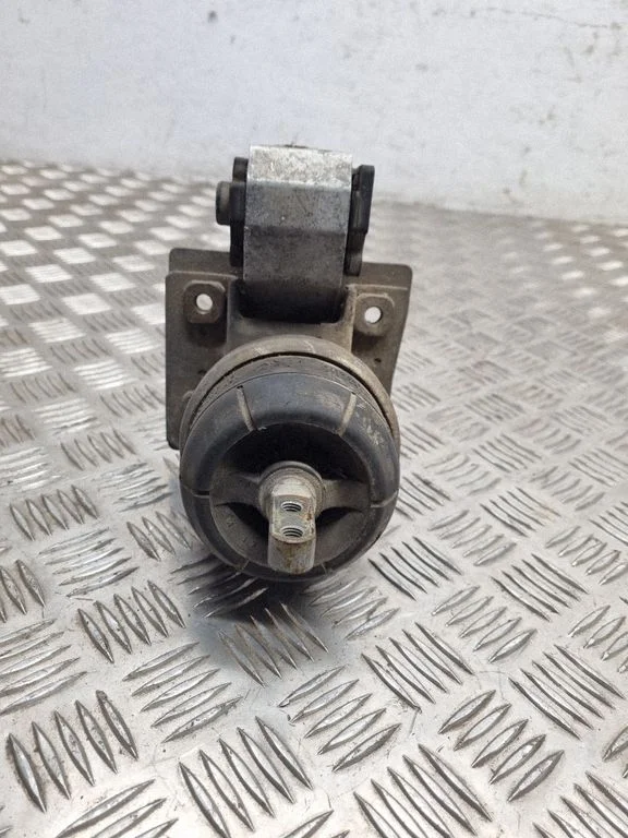 Gearbox mount 7M0199131AN